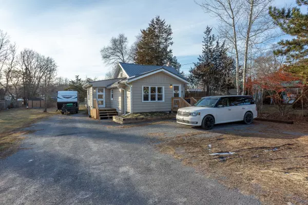 22166 Loyalist Pkwy, Quinte West, ON K0K 1L0