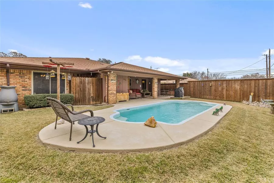 905 Apple Tree Court, Irving, TX 75061