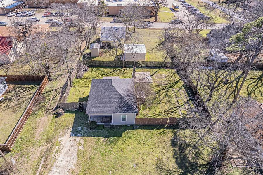 108 E 18th Street, Joshua, TX 76058