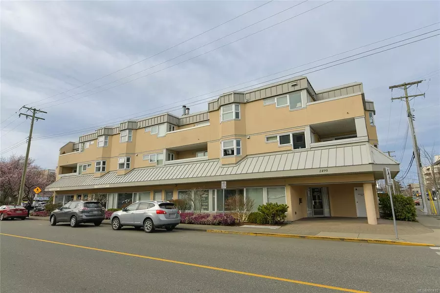 2490 Bevan Ave #302, Sidney, BC V8L 5C6