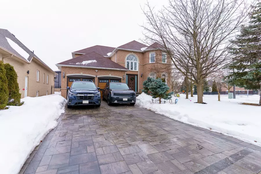 3 Village Green DR, Vaughan, ON L4L 8W4