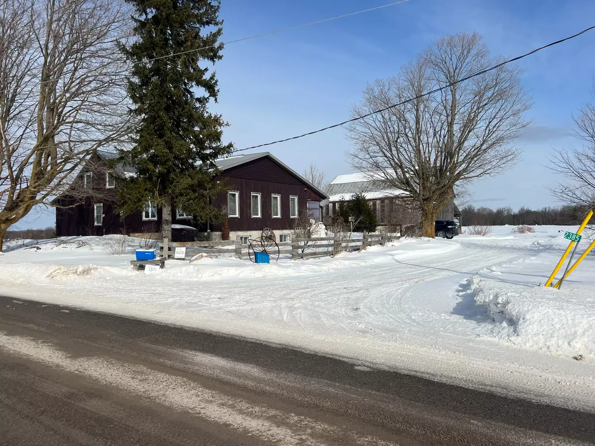 Smith-ennismore-lakefield, ON K0L 2H0,2385 Northey's RD