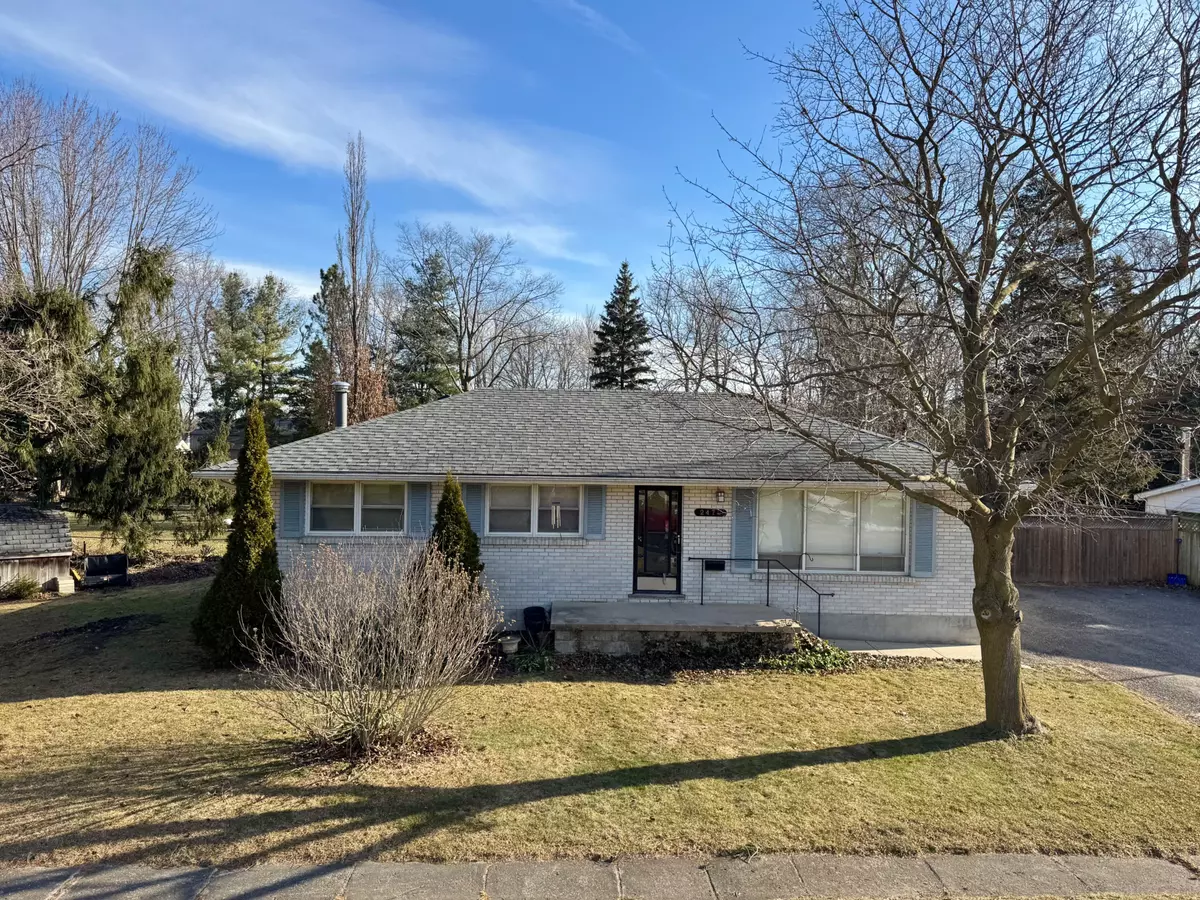 Strathroy Caradoc, ON N0L 1W0,2472 Chestnut ST