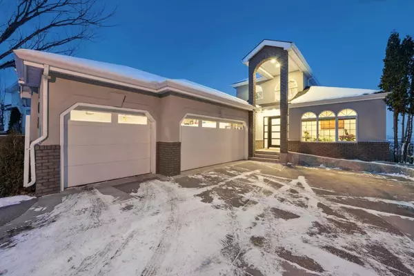 108 Patterson DR Southwest, Calgary, AB T3H 3B2