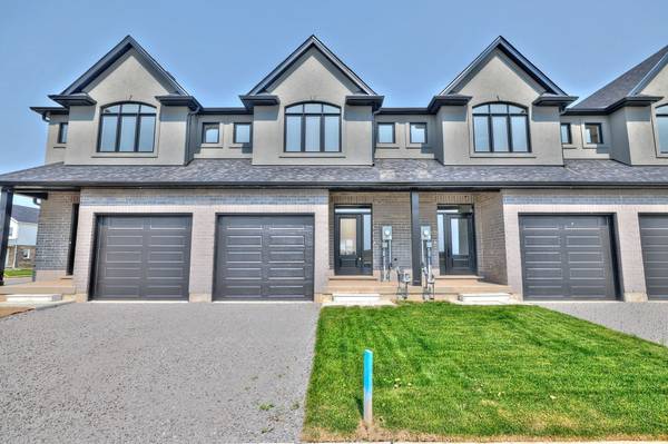 106 ELVIRA WAY, Thorold, ON L2V 0B7