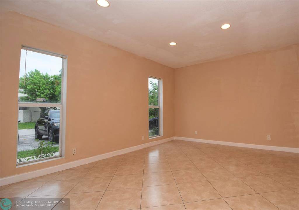 Pompano Beach, FL 33068,1360 Silverado  #1