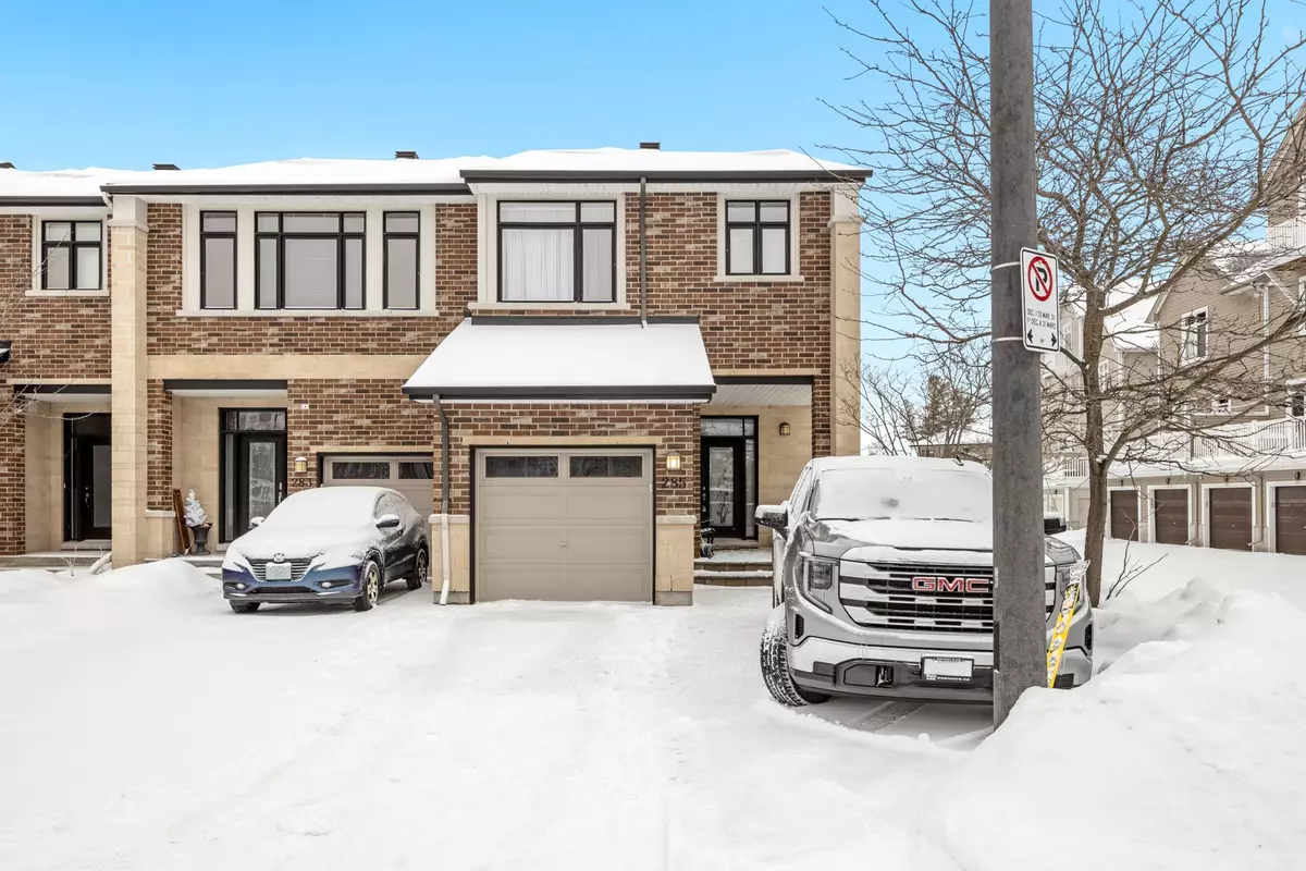 Kanata, ON K2M 3B4,285 Kinghaven CRES