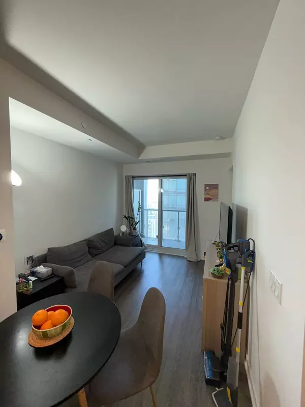 Toronto C02, ON M4W 0B1,1 Yorkville AVE #1807