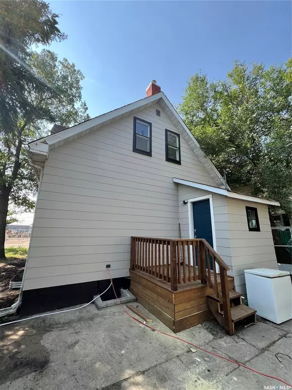 Moose Jaw, SK S6H 1Y4,722 Ominica STREET W