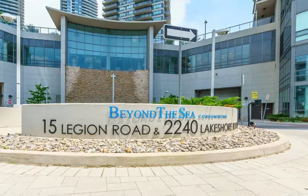 15 Legion RD #1807, Toronto W06, ON M8V 0A9