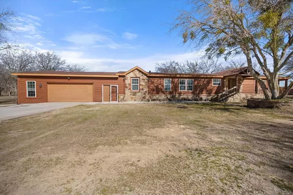 Joshua, TX 76058,7728 County Road 915