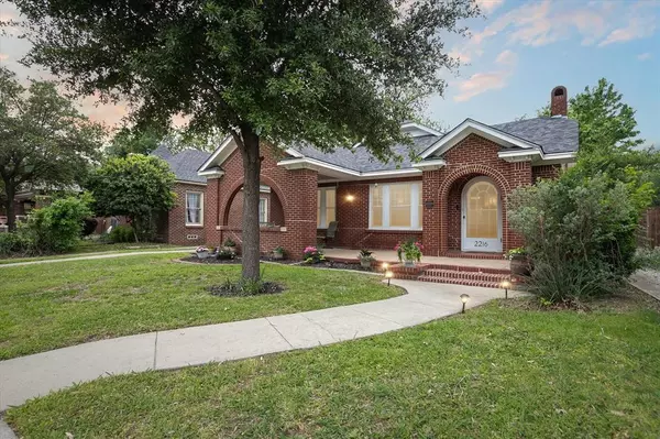 2216 5th Avenue, Fort Worth, TX 76110