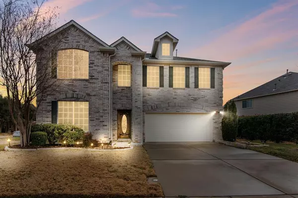 8816 Golden Sunset Trail, Fort Worth, TX 76244