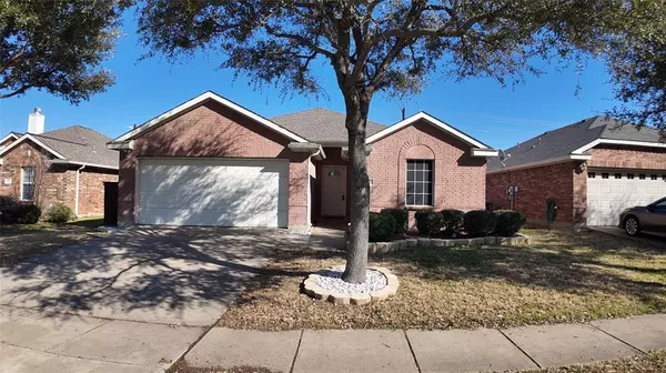 901 Lone Pine Drive, Little Elm, TX 75068