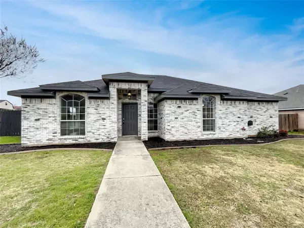 10507 Holly Grove Drive, Fort Worth, TX 76108