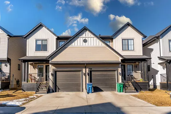 676 South Point Heath Southwest, Airdrie, AB T4B 5H7