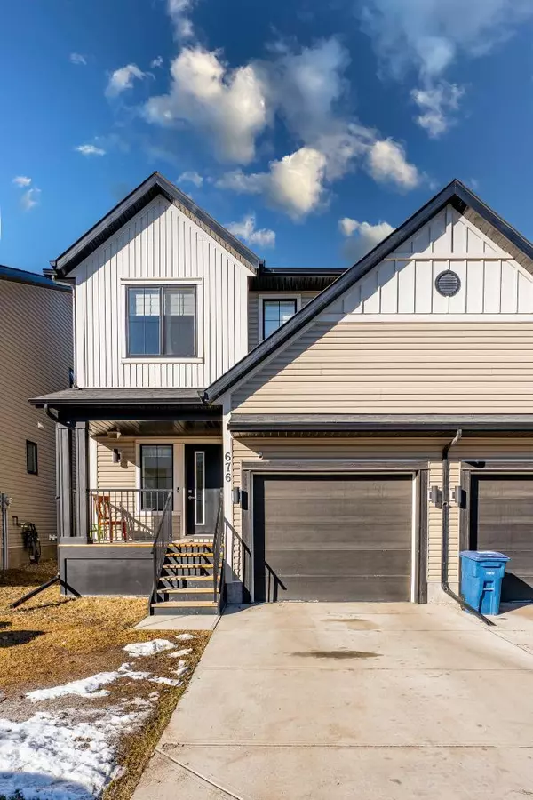 Airdrie, AB T4B 5H7,676 South Point Heath Southwest