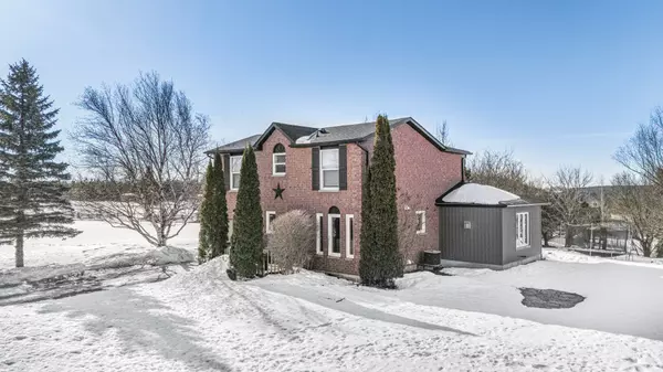 18 Peter ST, Amaranth, ON L9W 5Z8