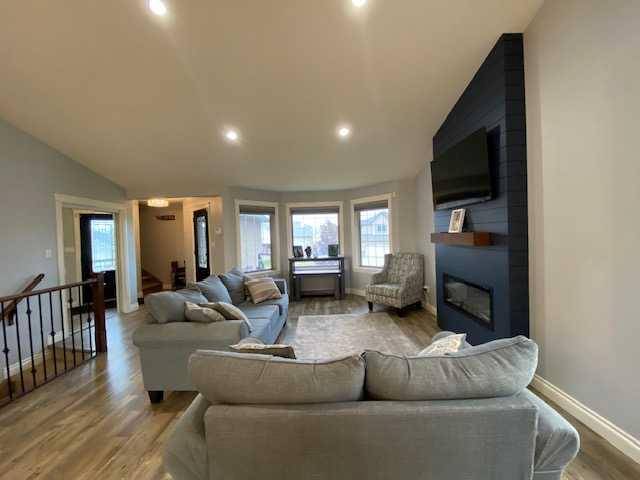 Brooks, AB T1R 1M4,87 South Shore DR E