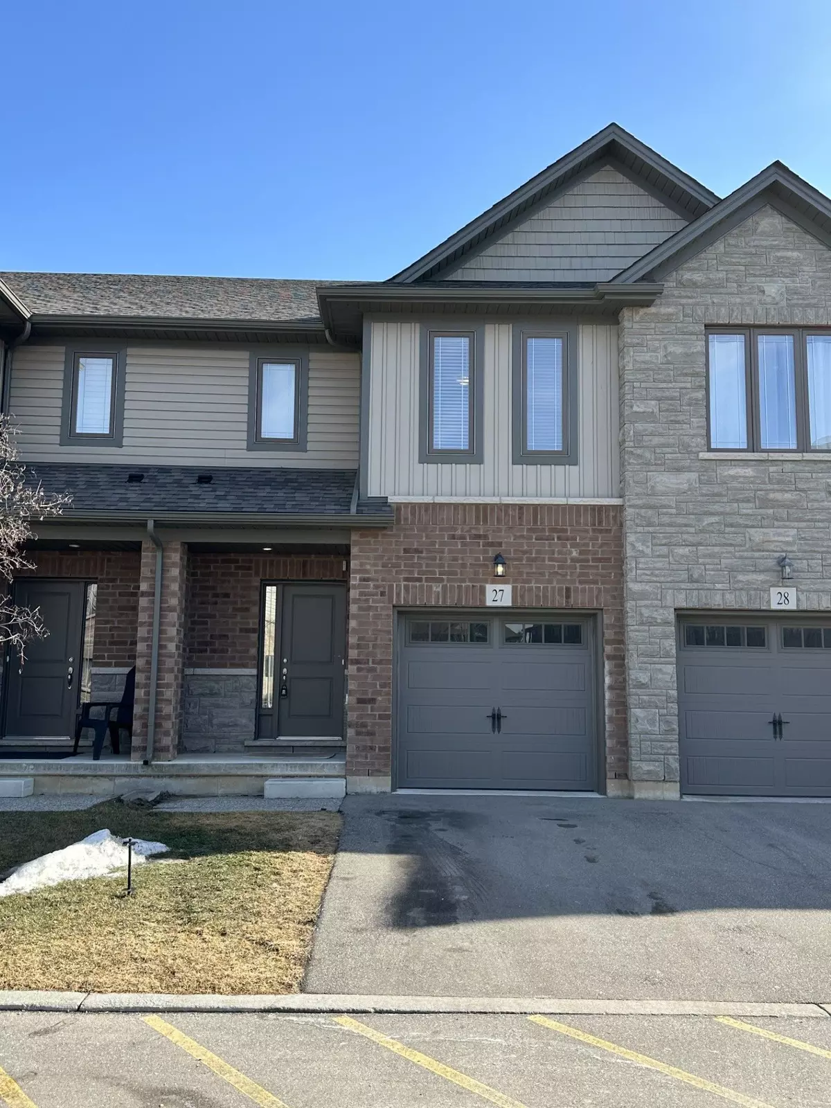 Brantford, ON N3T 0R6,77 Diana AVE #27