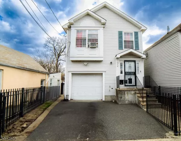 32 Holland St, Newark City, NJ 07103