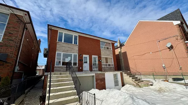 8 Somerset AVE #Upper, Toronto C02, ON M6H 2R4