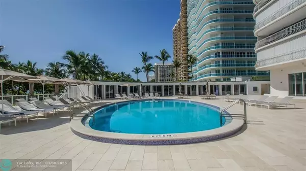 Bal Harbour, FL 33154,10155 Collins Ave  #1008