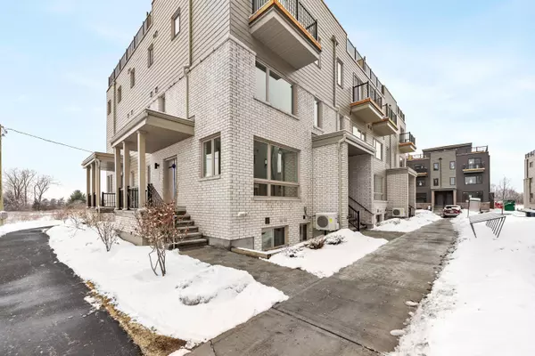 Manor Park - Cardinal Glen And Area, ON K1K 0P2,428 Mishi N/A