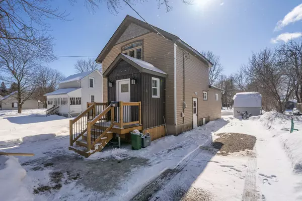 33 Melbourne ST E, Kawartha Lakes, ON K9V 1X6