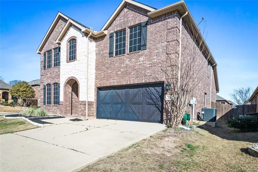 3201 Evening Wind Road, Denton, TX 76208