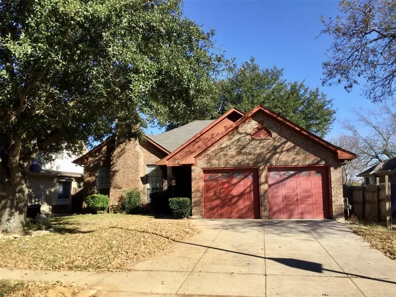 5607 Misty Crest Drive, Arlington, TX 76017