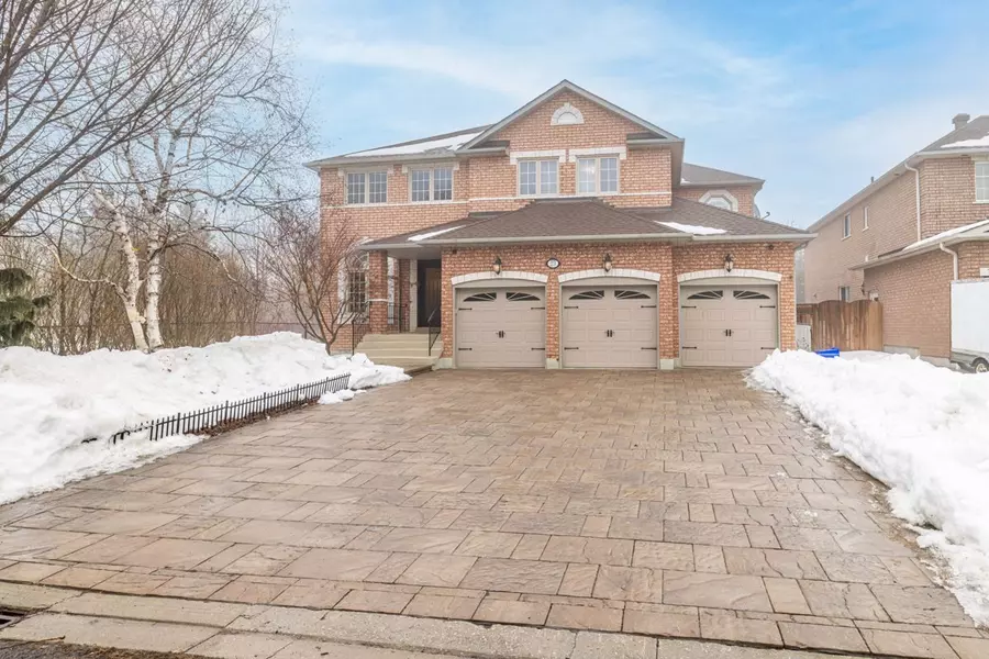 23 Marinucci CT, Richmond Hill, ON L4C 0M3