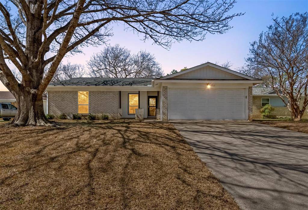 2713 Deeplake Court, Irving, TX 75060