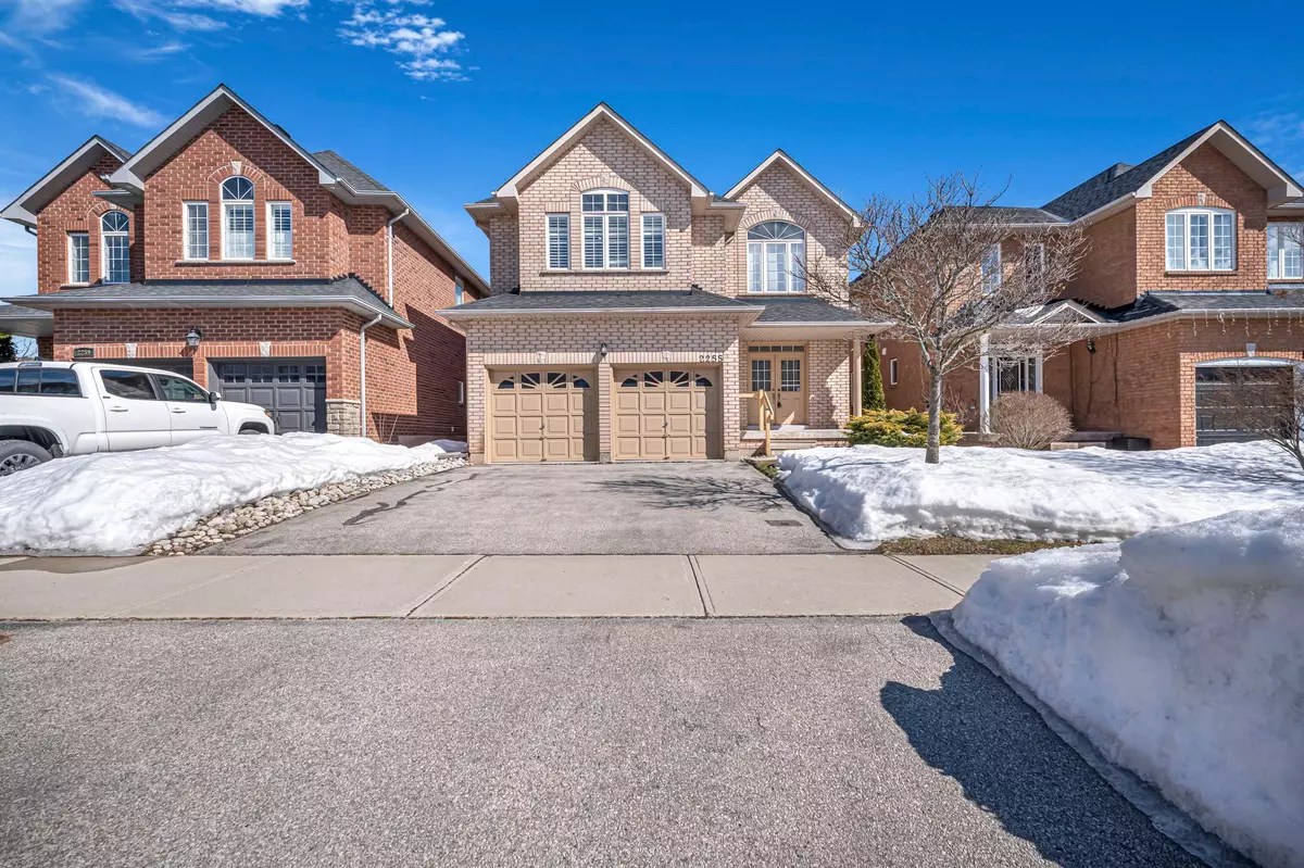 Oakville, ON L6M 4C9,2255 Foxfield RD