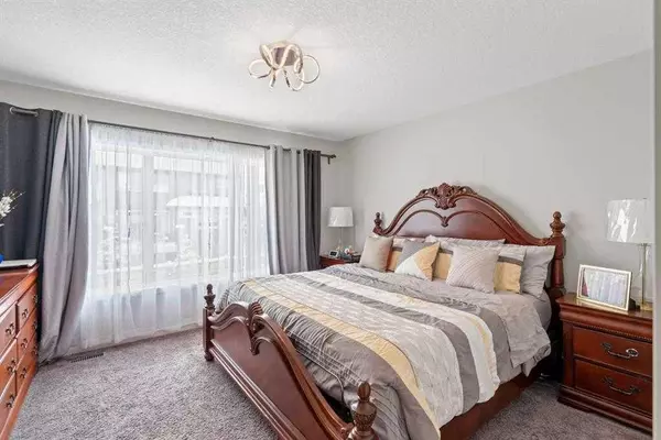 Calgary, AB T2X 2B5,33 Legacy Woods PL SE