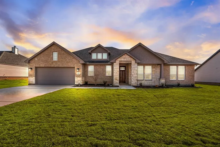 131 Clear Creek Lane, New Fairview, TX 76078