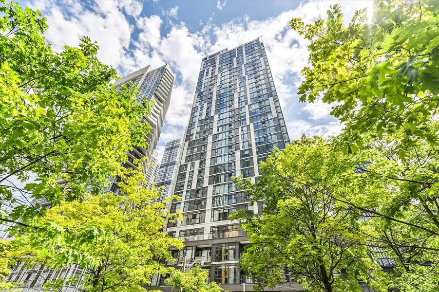 65 Mutual ST #2706, Toronto C08, ON M5B 0E5