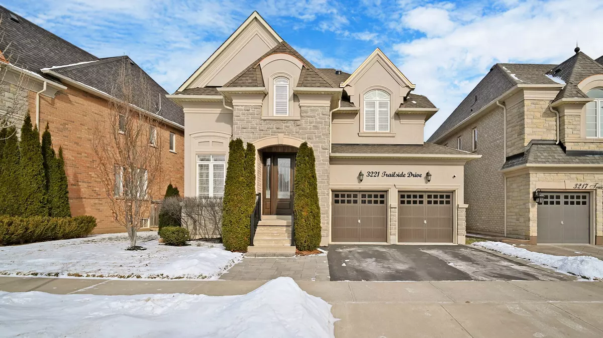 Oakville, ON L6M 0N9,3221 Trailside DR