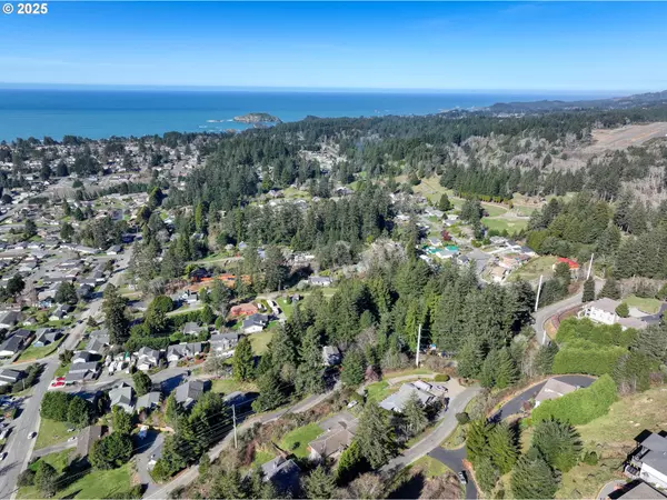Brookings, OR 97415,838 MARINA HEIGHTS RD