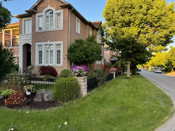 1 Strasbourg LN, Vaughan, ON L4H 2X2