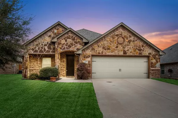 117 Donna Circle, Granbury, TX 76049