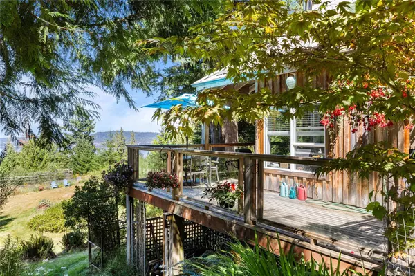 336 Trincomali Hts, Salt Spring, BC V8K 1M9