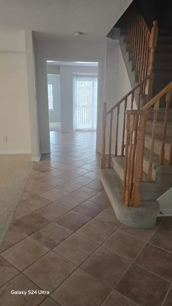 Oshawa, ON L1K 2T2,584 Woodmount CRES