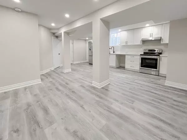 Vaughan, ON L6A 2L5,49 Pine Hollow CRES #Basement