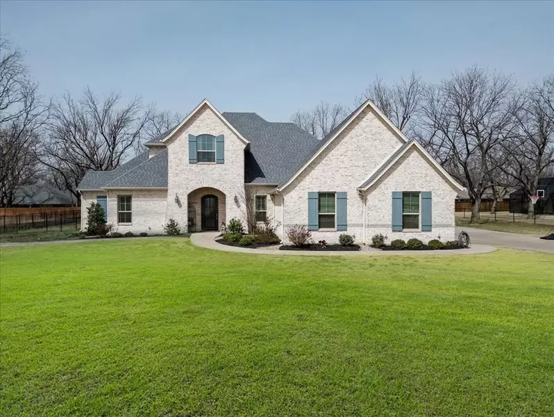 8021 W Landings Road, Granbury, TX 76049