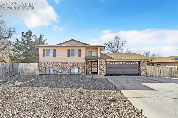 1016 Bluestem BLVD, Pueblo, CO 81001