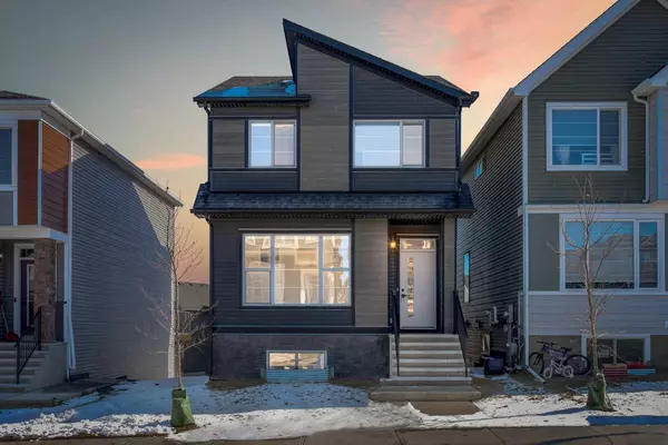 52 Edith Mews Northwest, Calgary, AB T3R1Y8