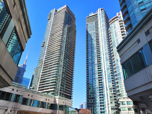 18 Harbour ST #1806, Toronto C01, ON M5J 2Z6