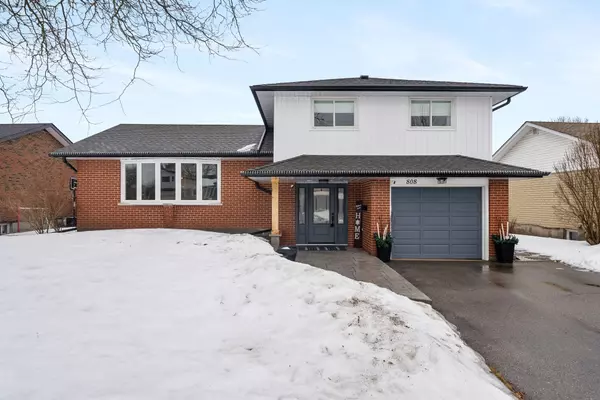 808 Fernhill BLVD, Oshawa, ON L1J 5K2