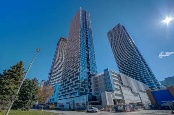 898 Portage Pkwy #3707, Vaughan, ON L4K 0J6